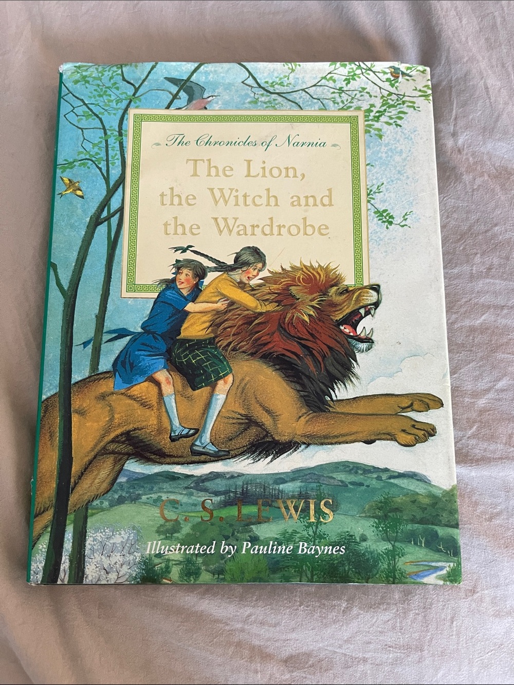 The Lion, the Witch and the Wardrobe — Illustrated Hardcover (Green/Blue/Tan)